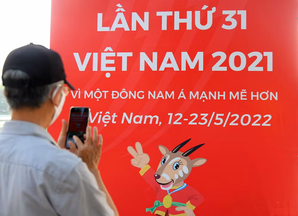 Đường phố Hà Nội trang hoàng chào đón SEA Games 31 -0