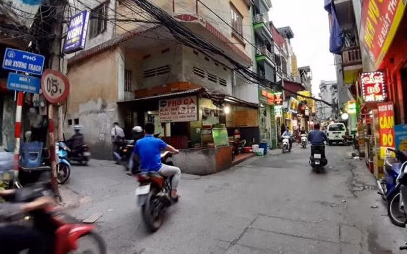 Phố Bùi Xương Trạch, Thanh Xuân, Hà Nội.