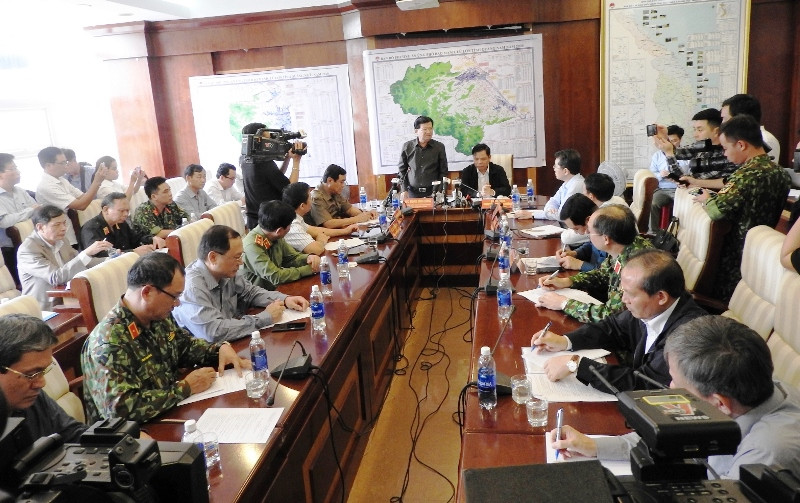 Phó Thủ tướng Trịnh Đình Dũng: Ưu tiên hàng đầu là bảo đảm an toàn tính mạng, tài sản của nhân dân. Phó Thủ tướng Trịnh Đình Dũng chủ trì họp khẩn ứng phó bão số 9 -0