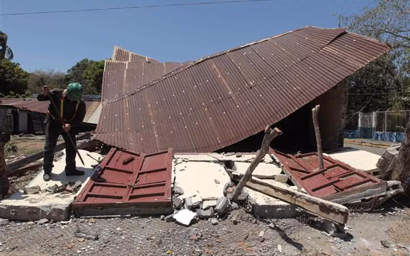 Ngôi nhà bị sập sau trận động đất tại Nagarote, Nicaragua, ngày 12/4/2014. (Ảnh: Reuters)
