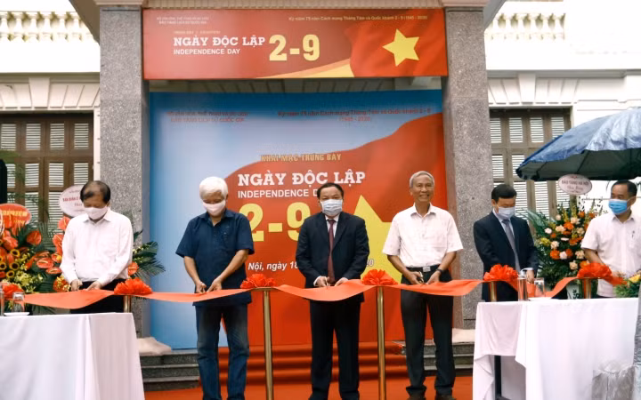 Khai mạc Trưng bày chuyên đề "Ngày Độc lập 2-9".