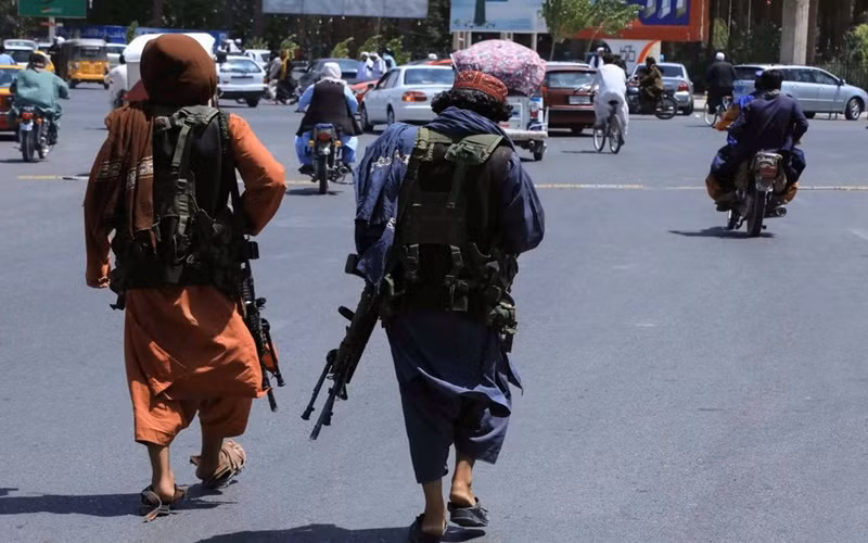 Lực lượng Taliban trên đường phố tại tỉnh Herat, Afghanistan, ngày 14/8. (Ảnh: Reuters)