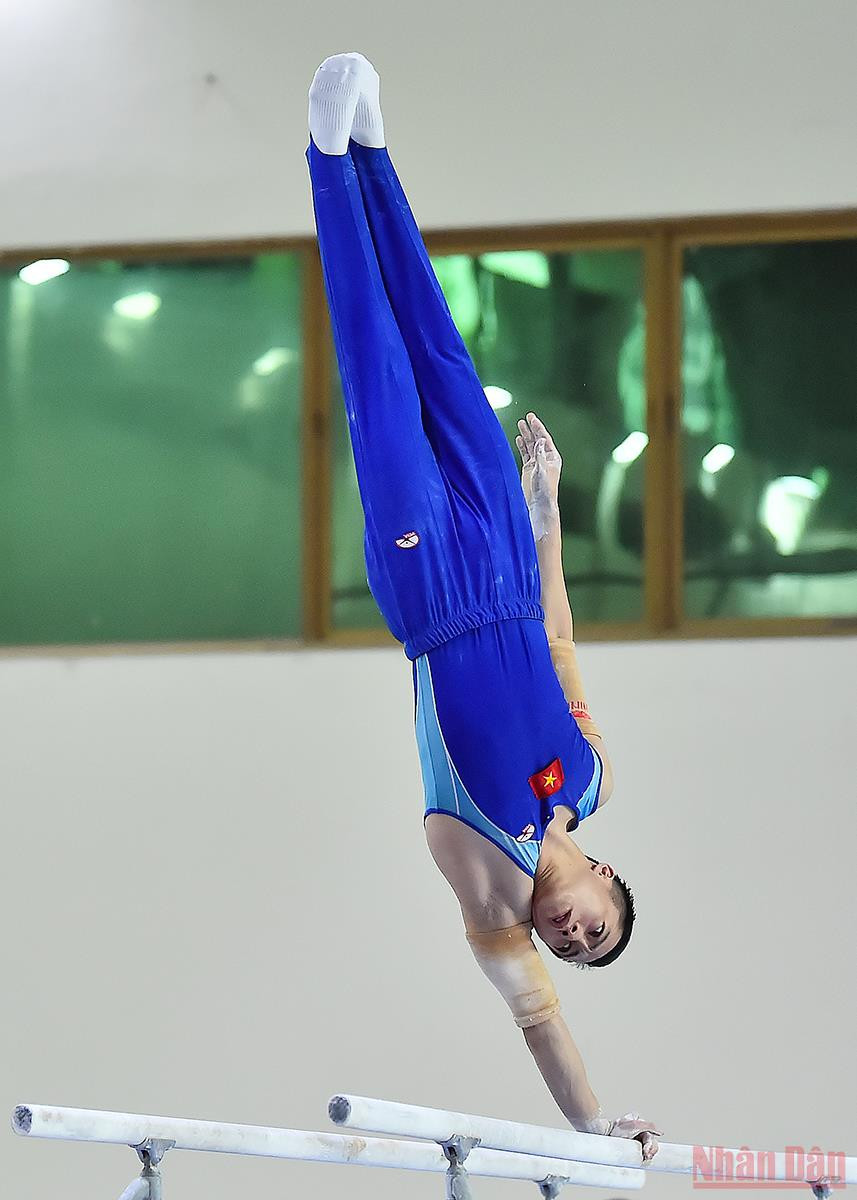 Lê Thanh Tùng vẫn là niềm hy vọng lớn nhất của Thể dục dụng cụ Việt Nam tại SEA Games 31. Với kinh nghiệm chinh chiến dạn dày, lần thứ tư liên tiếp tham dự SEA Games, anh hứa hẹn sẽ hoàn thành mục tiêu giành huy chương Vàng cho đoàn Thể thao Việt Nam. Thể dục dụng cụ bứt tốc hướng tới SEA Games 31 -1