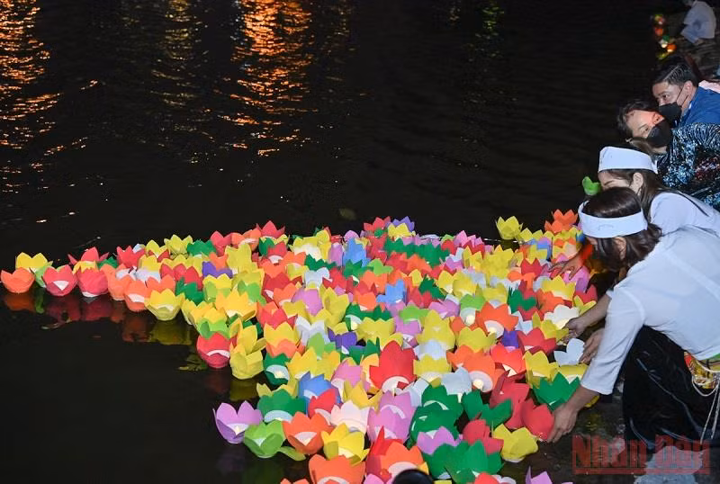 Hoạt động tưởng niệm diễn ra tại nhiều địa điểm -0