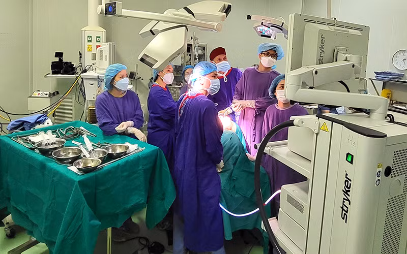 Các bác sĩ phẫu thuật loại bỏ khối u hiếm gặp.