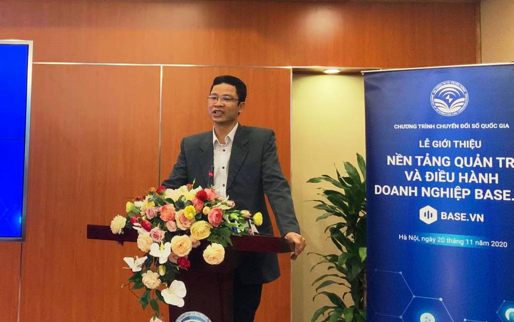 Ông Nguyễn Thứ Tiến, Phó Cục trưởng Cục Tin học hóa, Bộ Thông tin và Truyền thông phát biểu. Bộ Thông tin và Truyền thông giới thiệu Nền tảng quản trị doanh nghiệp toàn diện -0
