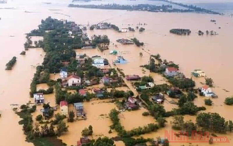 Nước lũ dâng cao ở Quảng Bình trong đợt mưa lũ nghiêm trọng ở miền trung tháng 10-2020 (Ảnh minh họa: Hương Giang).