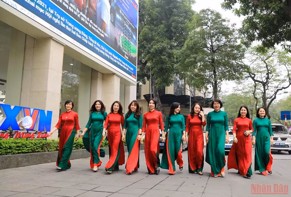 Phụ nữ toàn quốc hưởng ứng “Tuần lễ áo dài” -0