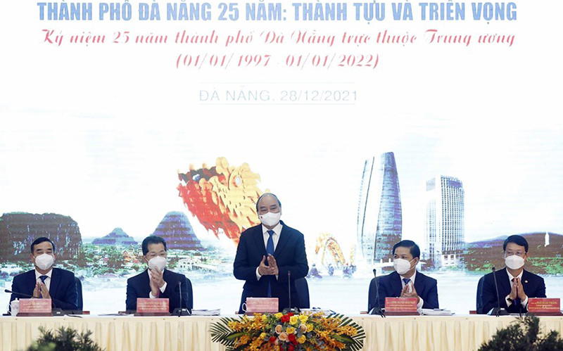 Chủ tịch nước Nguyễn Xuân Phúc dự tọa đàm. (Ảnh: Thống Nhất/TTXVN)