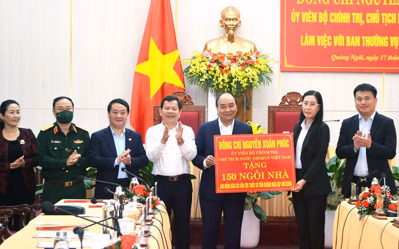 Chủ tịch nước Nguyễn Xuân Phúc: Quảng Ngãi cần phát huy tinh thần tự lực, tự cường để vươn lên phát triển mạnh mẽ hơn -0