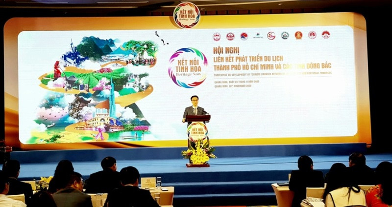 Phó Thủ tướng Chính phủ Vũ Đức Đam phát biểu chỉ đạo tại hội nghị.
