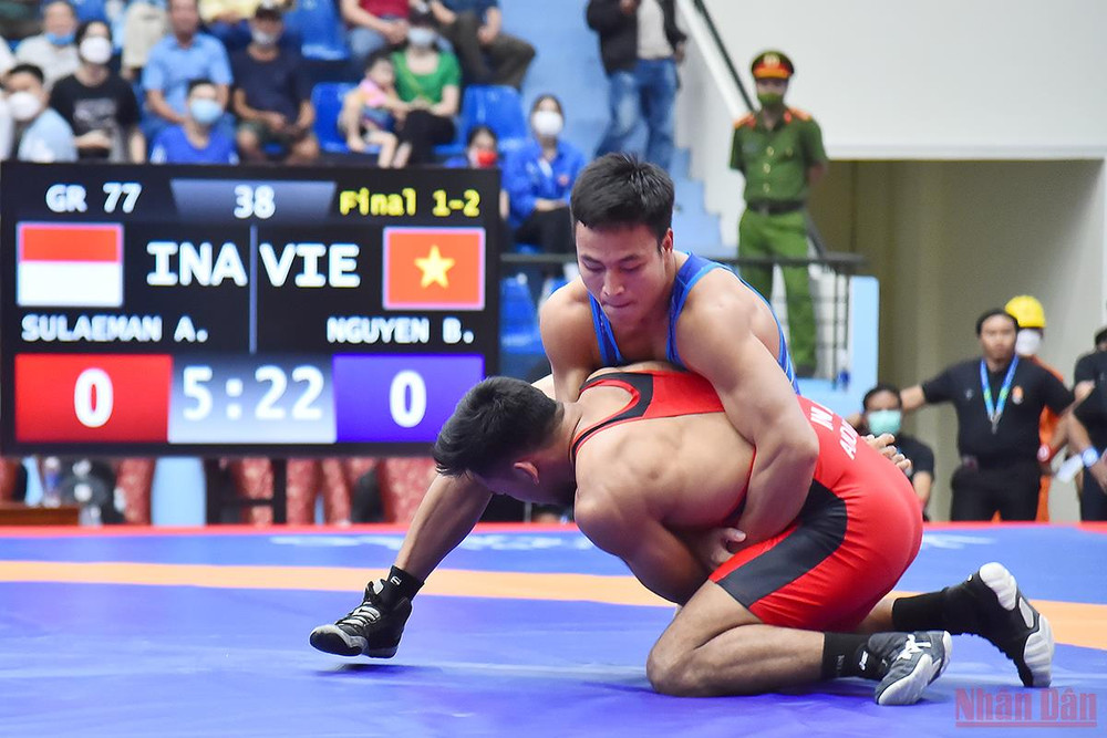 Tại trận thi đấu thứ 3 của Đội tuyển vật Việt Nam tại nội dung vật cổ điển hạng cân dưới 77 kg, Nguyễn Bá Sơn gặp vận động viên Indonesia Andika Sulaeman. Đội tuyển vật Việt Nam chiến thắng áp đảo tại SEA Games 31 -5