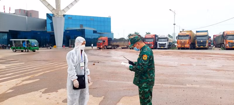 Chính thức thông quan trở lại cửa khẩu cầu Bắc Luân II -0