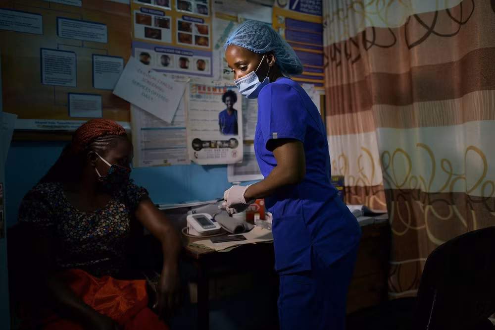 Nếu các nước giàu không chia sẻ vaccine, đại dịch có thể kéo dài thêm 7 năm -0