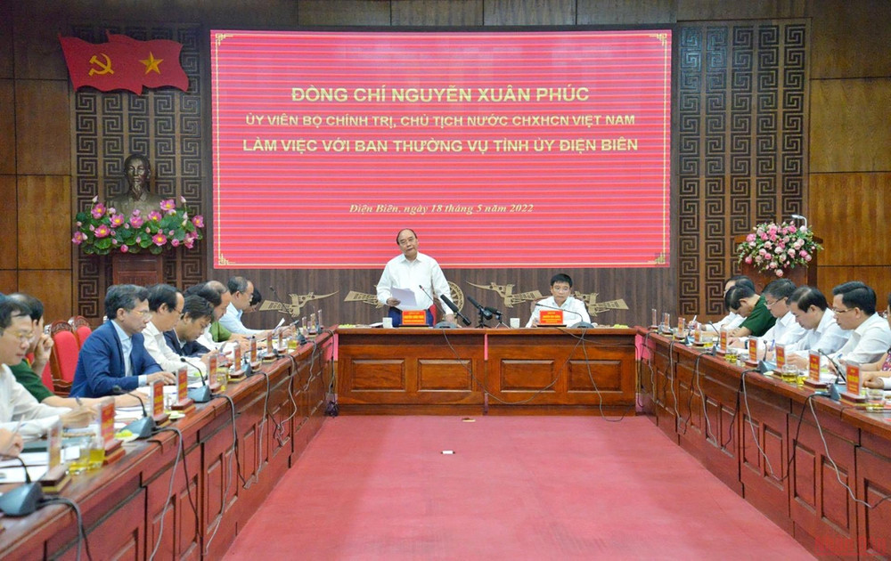 Chủ tịch nước Nguyễn Xuân Phúc phát biểu chỉ đạo tại buổi làm việc với Ban Thường vụ Tỉnh ủy Điện Biên. (Ảnh: LÊ LAN) Chủ tịch nước Nguyễn Xuân Phúc làm việc với Ban Thường vụ Tỉnh uỷ Điện Biên -0