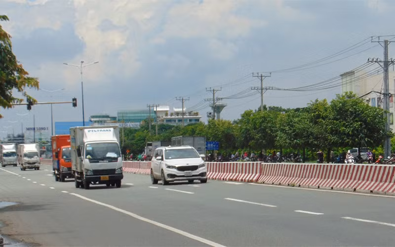 Bình Dương cho phép doanh nghiệp tự xét nghiệm và cấp giấy lưu thông cho công nhân -0