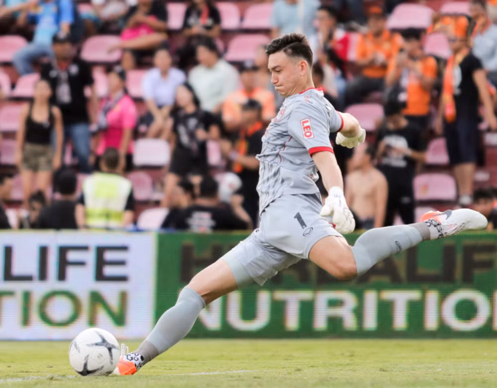 Thai League tạm hoãn hạn do Covid-19 -0