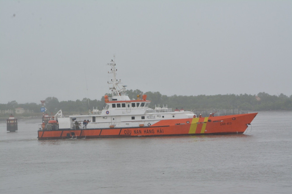 Tàu SAR 413 thường trực tại Vũng Tàu khẩn trương rời bến đi cứu nạn thuyền viên tàu Vandon Ace. Đã tìm được 9/19 thuyền viên trên tàu gỗ gặp nạn trên biển -0