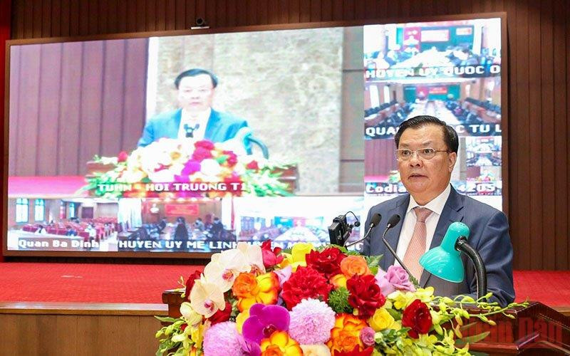 Ủy viên Bộ Chính trị, Bí thư Thành ủy Đinh Tiến Dũng phát biểu tại hội thảo. (Ảnh: Duy Linh) bithuthanhuydinhtiendung-1640168126839.jpg