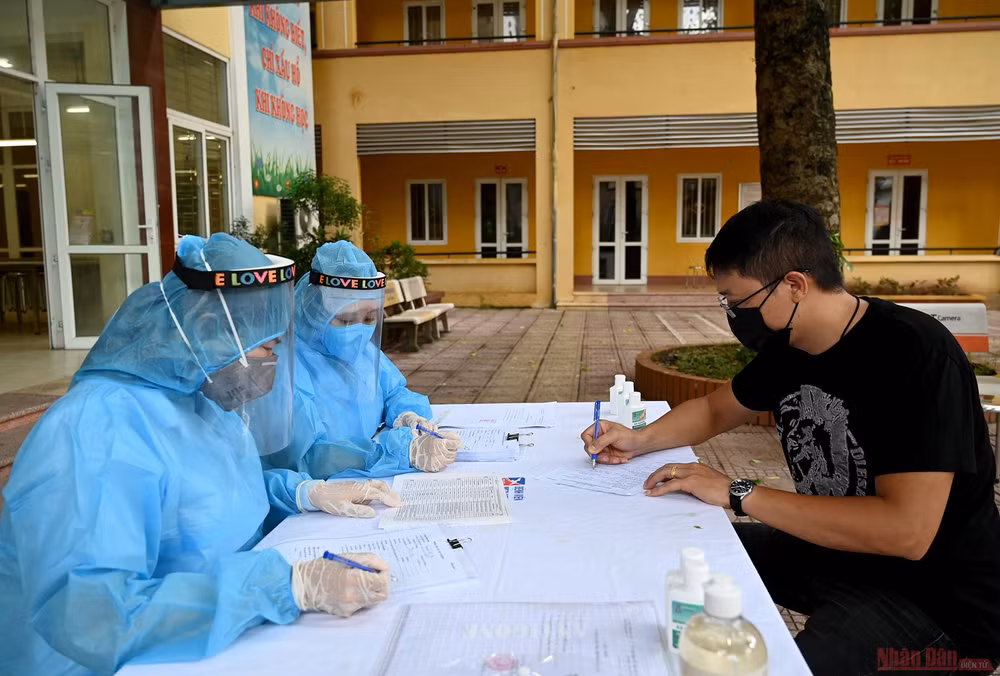 Hà Nội xét nghiệm PCR cho người dân trở về từ Đà Nẵng -2