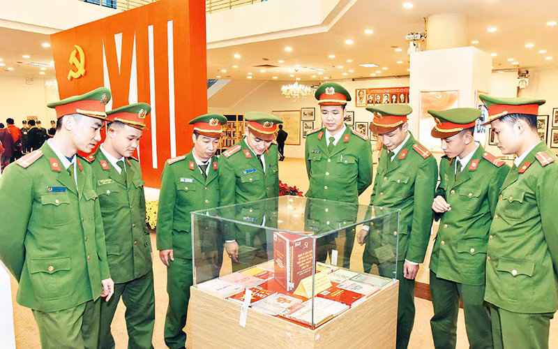 Tạo môi trường, cơ hội để cán bộ trẻ rèn luyện, phấn đấu -0