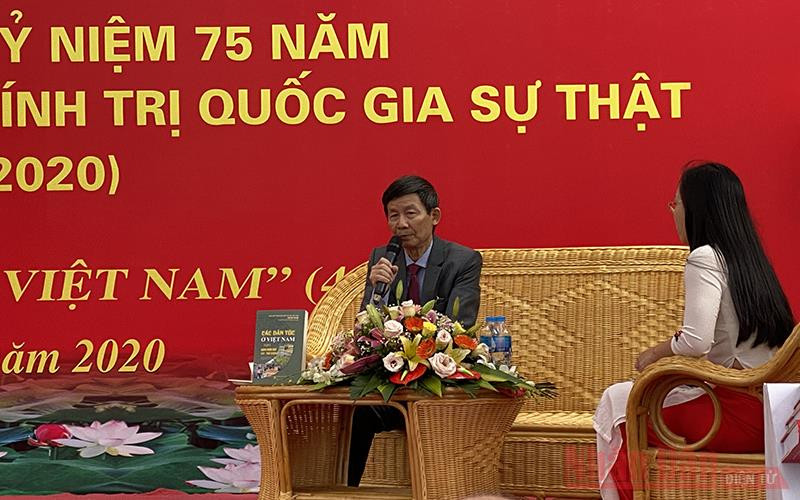 Tọa đàm giới thiệu bộ sách Các dân tộc ở Việt Nam. Ảnh: Trịnh Dũng NXB Chính trị quốc gia Sự thật trưng bày sách kỷ niệm 75 năm Ngày truyền thống và giới thiệu bộ sách “Các dân tộc ở Việt Nam” -0