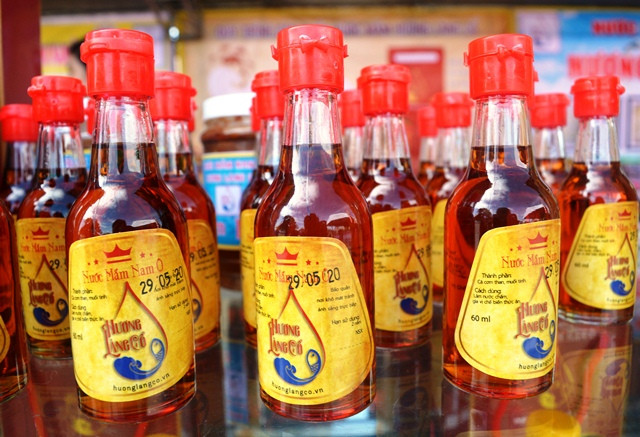 Sản phẩm nước mắm Nam Ô. Nghề làm nước mắm Nam Ô là Di sản văn hóa phi vật thể quốc gia -0
