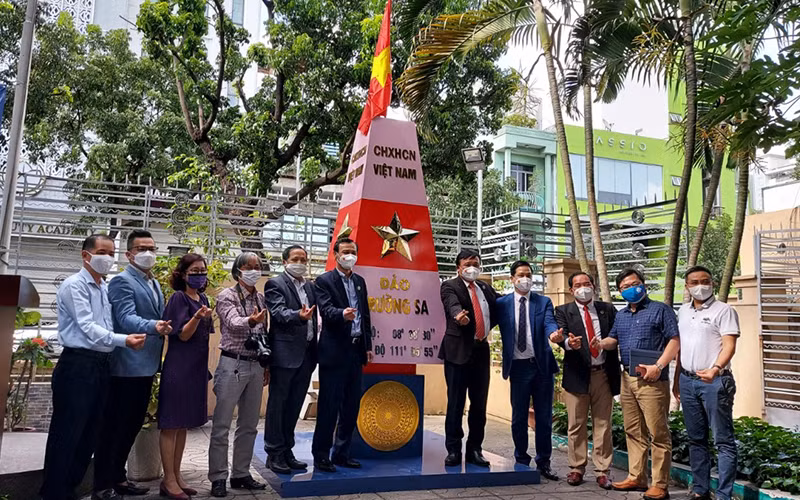 Khánh thành mô hình Cột mốc chủ quyền biển đảo.