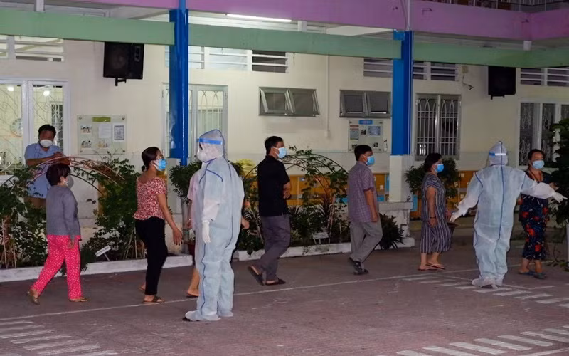 Tiến hành xét nghiệm cho người dân quanh khu vực chợ Sơn Kỳ, Tân Phú.