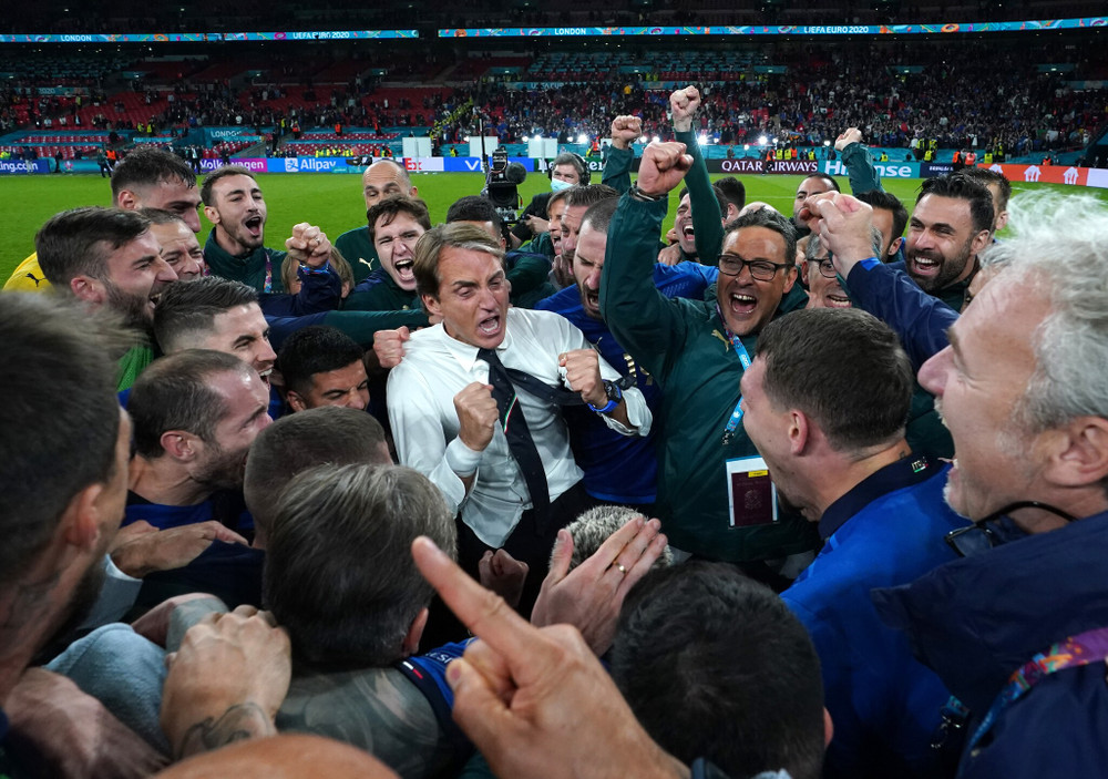 Đối thủ cuối cùng của thầy trò huấn luyện viên Roberto Mancini sẽ là đội thắng trong cặp đấu bán kết còn lại giữa Anh và Đan Mạch, diễn ra rạng sáng mai cũng trên sân Wembley. (Ảnh: UEFA) Cận cảnh cuộc đấu kinh điển Italia - Tây Ban Nha ở bán kết EURO 2020 -0