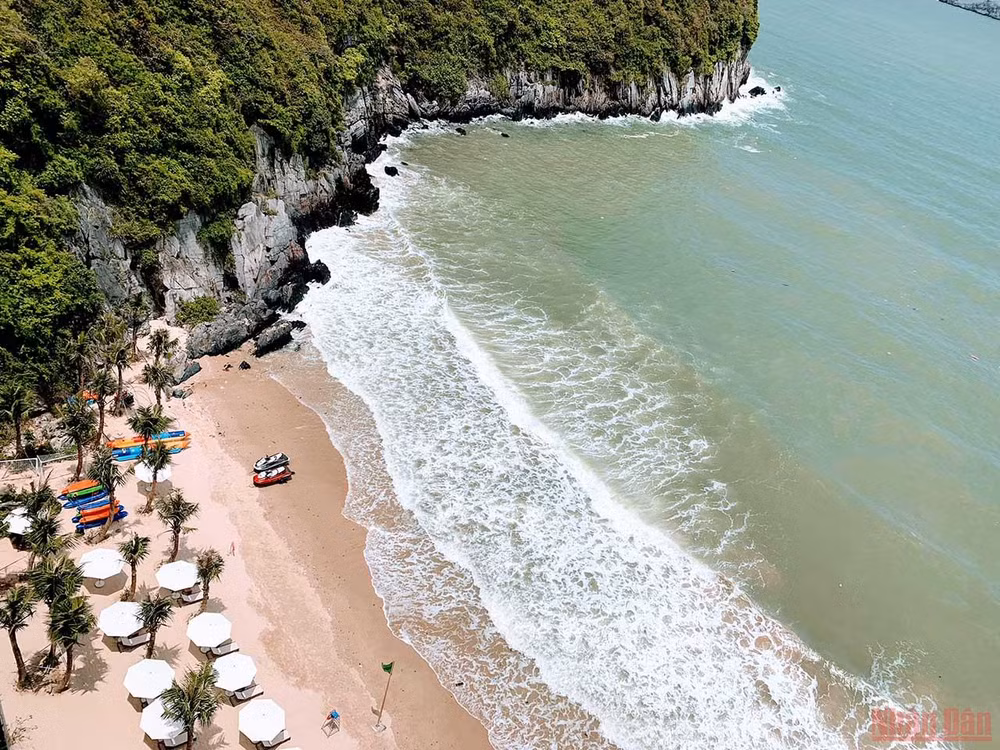 Hải Phòng khởi động mùa du lịch biển Cát Bà 2022 -0