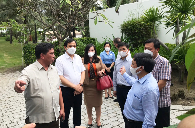 Đoàn công tác của Bộ Văn hóa, Thể thao và Du lịch do Thứ trưởng Đoàn Văn Việt dẫn đầu kiểm tra cơ sở lưu trú tại Khánh Hòa. (Ảnh: Tổng cục Du lịch) Khánh Hòa đã sẵn sàng đón khách quốc tế theo chương trình thí điểm -0