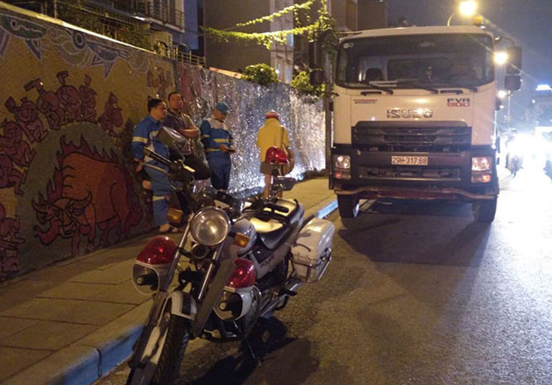 Ngày mai 27-10, bốn quận nội thành Hà Nội sẽ được thu dọn hết rác tồn đọng