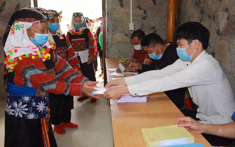 Cử tri cả nước nô nức đi bầu cử, thực hiện quyền công dân thiêng liêng -0