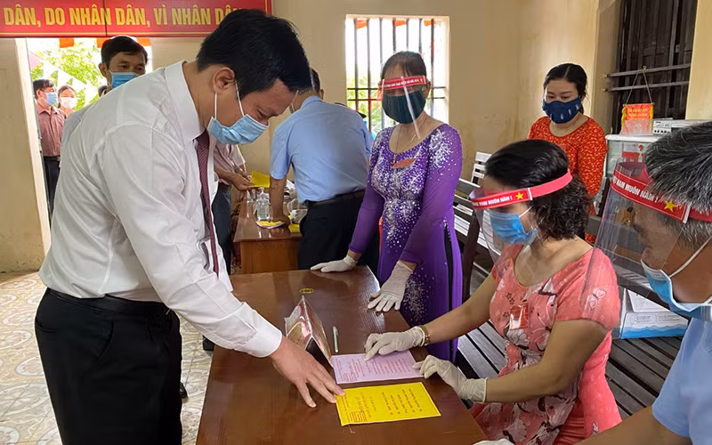 Cử tri cả nước nô nức đi bầu cử, thực hiện quyền công dân thiêng liêng -0