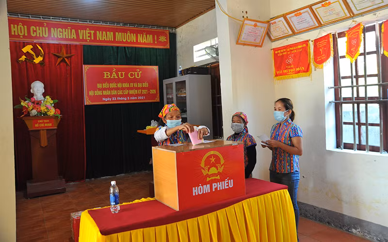 Cử tri cả nước nô nức đi bầu cử, thực hiện quyền công dân thiêng liêng -0