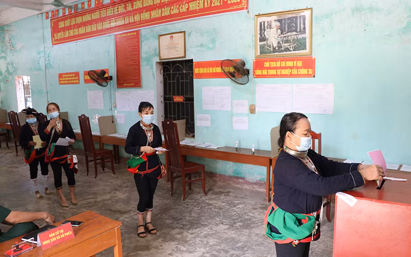 Cử tri cả nước nô nức đi bầu cử, thực hiện quyền công dân thiêng liêng -0