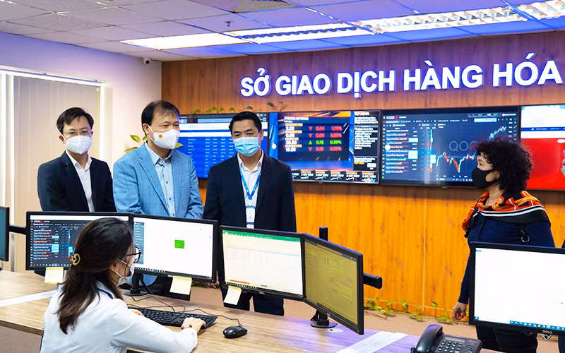 Đoàn công tác của Bộ Công thương thăm và làm việc tại Sở Giao dịch hàng hóa Việt Nam.