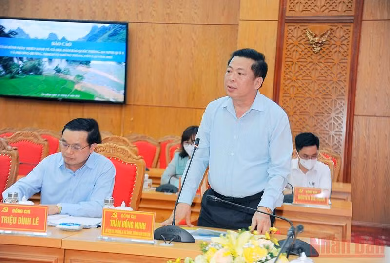Bộ trưởng Quốc phòng Phan Văn Giang làm việc với lãnh đạo tỉnh Cao Bằng -0
