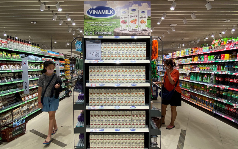 Các sản phẩm sữa hạt của Vinamilk đã lên kệ các siêu thị tại Singapore từ năm 2020. Vinamilk xuất khẩu sữa tươi tiệt trùng chứa tổ yến đầu tiên đi Singapore -0