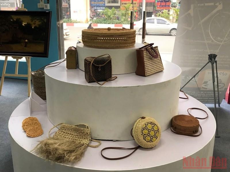 Hà Nội giới thiệu các mẫu thiết kế tiêu biểu ngành mây tre đan ảnh 2 Hà Nội giới thiệu các mẫu thiết kế tiêu biểu ngành mây tre đan -0
