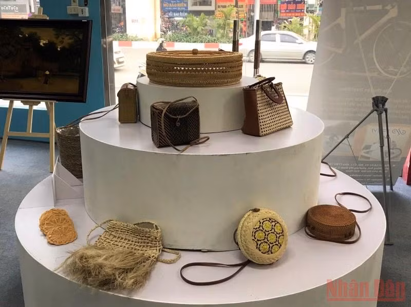 Hà Nội giới thiệu các mẫu thiết kế tiêu biểu ngành mây tre đan -0