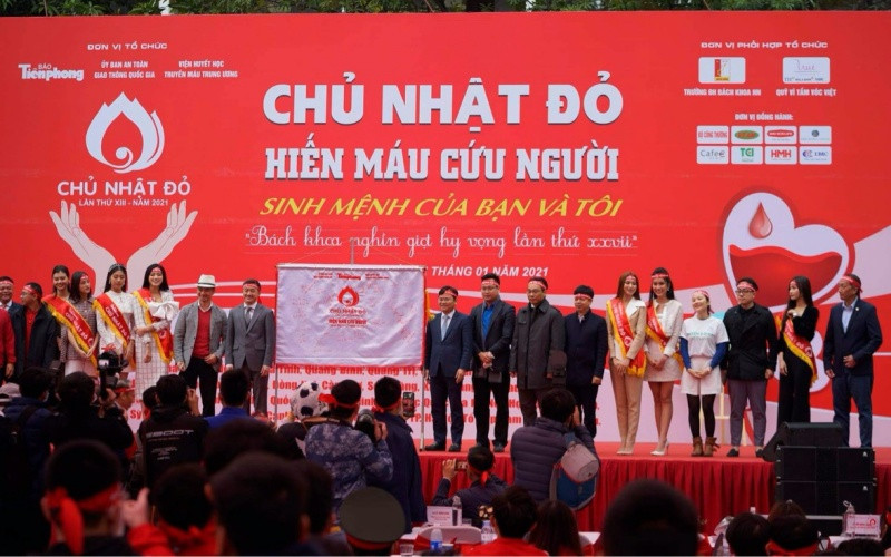 Khai mạc chương trình hiến máu “Chủ nhật đỏ”.