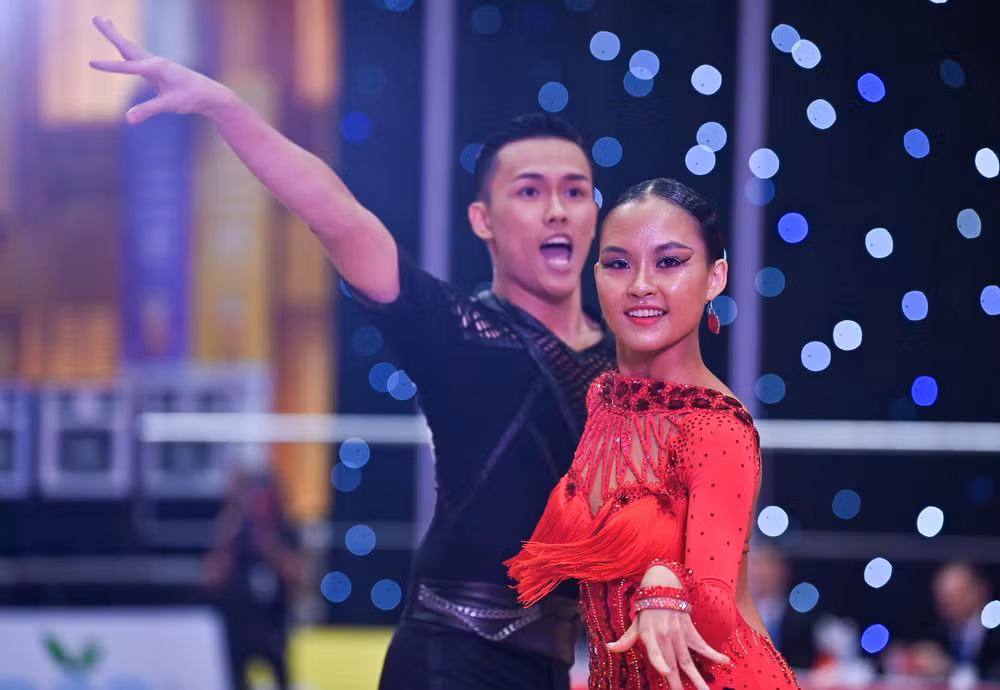 Màn khiêu vũ quyến rũ trên sàn đấu SEA Games 31 -0