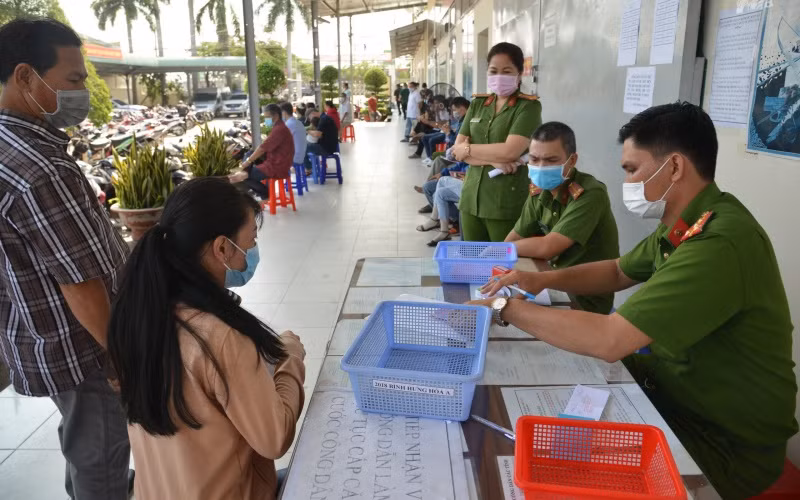 TP Hồ Chí Minh yêu cầu bố trí không quá 50% cán bộ ở cơ quan, đơn vị Nhà nước làm việc tại nhà