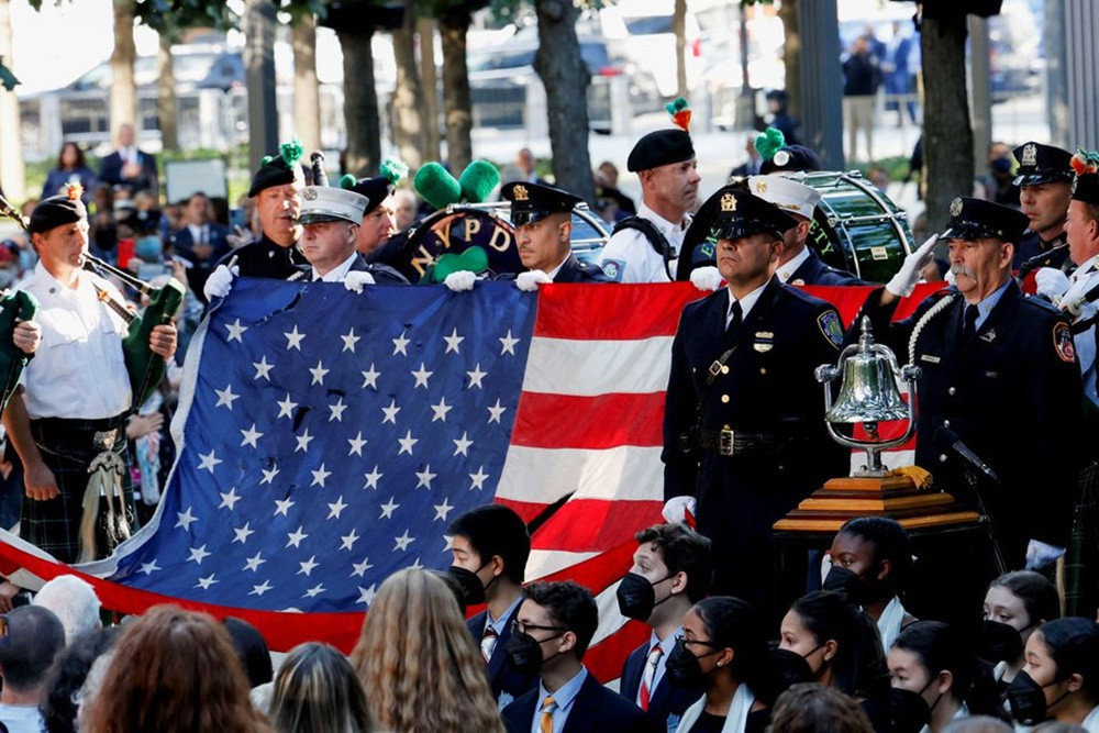 Lễ tưởng niệm tại New York. (Ảnh: Reuters) Nước Mỹ tưởng niệm nạn nhân của loạt vụ khủng bố 11/9 -0