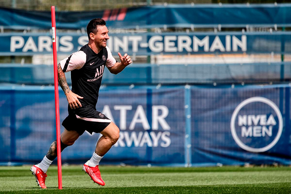 Trong tương lai, Messi sẽ phải học tiếng Pháp để hòa nhập tốt nhất cùng PSG. Buổi tập đầu tiên của Messi tại PSG -1