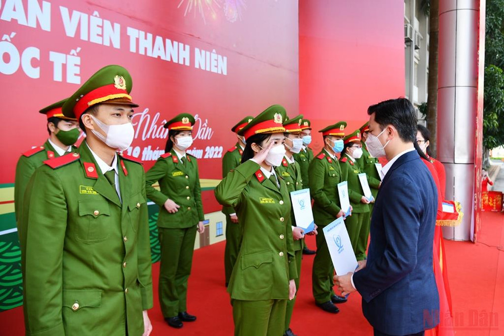 Những chuyến xe yêu thương hỗ trợ sinh viên về quê ăn Tết ảnh 7 Những chuyến xe yêu thương hỗ trợ sinh viên về quê ăn Tết -0