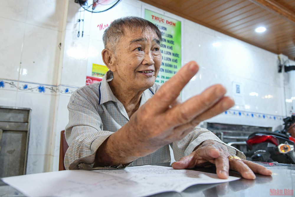 Ông Tạ Quang Thành - nguyên Trưởng phòng Tình báo, Công an tỉnh Quảng Trị được giao nhiệm vụ phân hóa cảnh sát địch. (Ảnh: THÀNH ĐẠT) Khắc khoải bờ Nam Bến Hải: Phía trong lòng địch -0