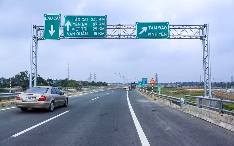 Hạ tầng giao thông tạo động lực phát triển kinh tế-xã hội-chính trị của thành phố Yên Bái.
